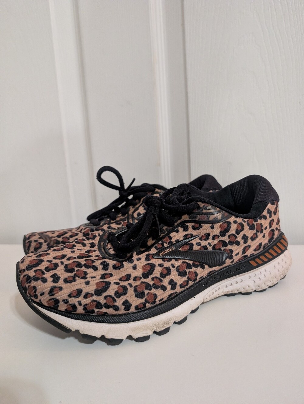 Brooks Adrenaline GTS 20 Womens Sneakers Leopard Cheetah Running Shoes Size 6